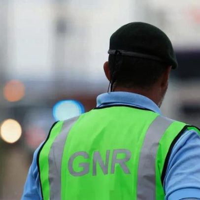 Despiste de camião com cimento corta saída da A1 para a A9