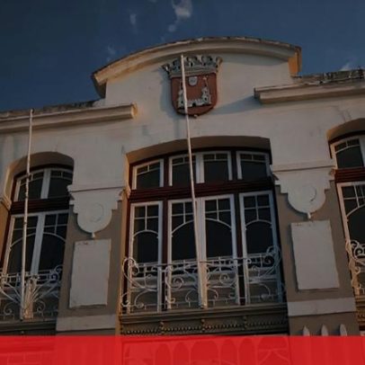 Homem acusado de agredir funcionários na Câmara de Torres Vedras pede desculpas