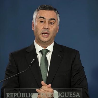 Ministro da Educação diz que não usar IA nas escolas é erro