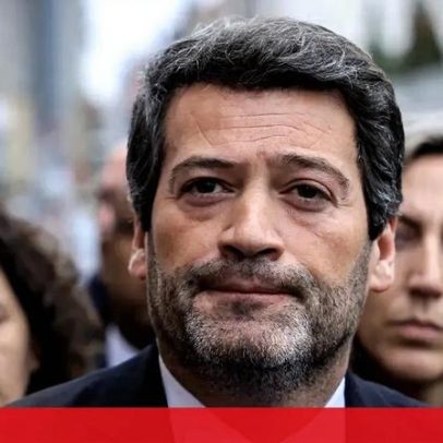 André Ventura vai a tribunal a 27 por cartazes polémicos sobre ciganos
