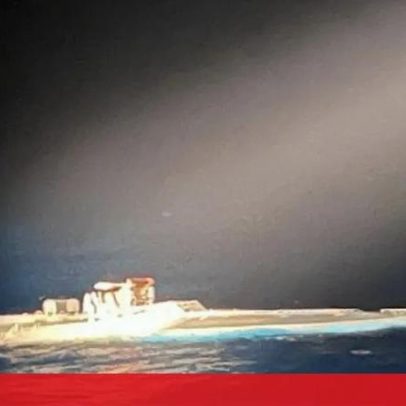 Lanchas de alta potência carregar cocaína de narcosubmarinos no Atlântico