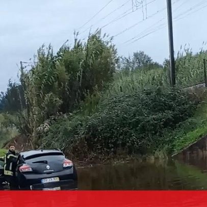 Duas idosas desalojadas e dois condutores resgatados em Coimbra