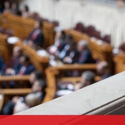 Aguiar Branco afirma que 25 de Abril é insubstituível e 25 de Novembro também