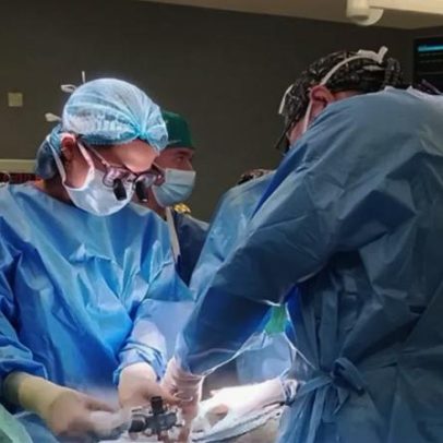Mulher recebe coração mecânico no Hospital de Gaia