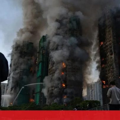 Incêndio em arranha-céus de Hong Kong sobe para 55 mortos; fogo permanece ativo
