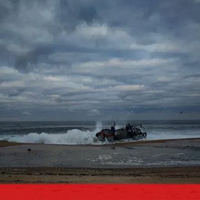 Barco de sete pescadores naufraga ao largo de Sines
