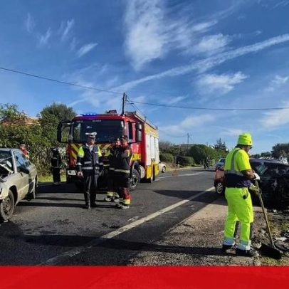 Colisão frontal entre dois carros em Olhão deixa quatro feridos