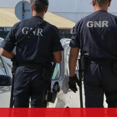 Dez cadáveres levados para o IML após vandalismo em cemitério