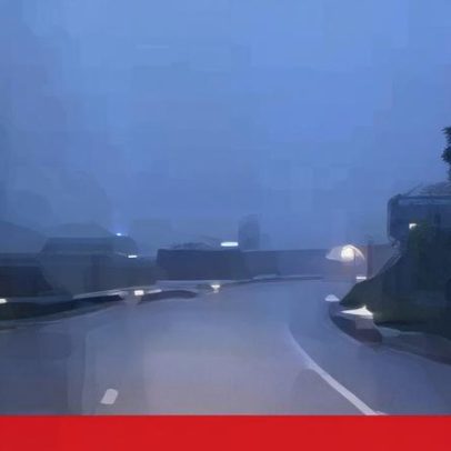 Relâmpagos iluminam na A1 no Porto, vídeos mostram