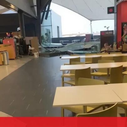 Portas de vidro do Centro Comercial Évora Plaza destruídas pelo mau tempo