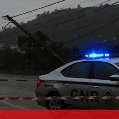 Poste de eletricidade cai em Silves devido ao vento forte
