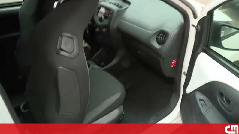 Água cobre porta e impede retirada de viatura na Margem Sul