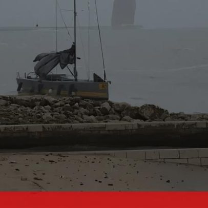 Duas pessoas resgatadas após naufrágio de veleiro em Algés