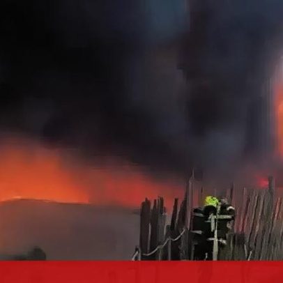 Novas imagens do incêndio que destruiu bar de praia na Costa da Caparica