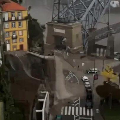 Chuva intensa provoca enxurrada junto à Ponte Luís I, no Porto