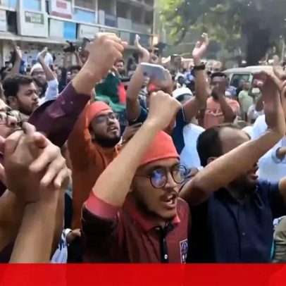 Manifestantes celebram condenação à morte da ex-primeira-ministra do Bangladesh