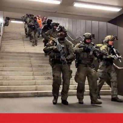 Forças Armadas alemãs realizam treino de combate urbano no metro de Berlim