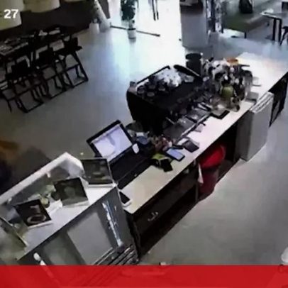 Imagens de videovigilância mostram sismo que abalou o centro do Bangladesh