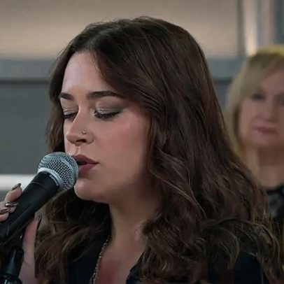 Maura Airez canta fado de Dulce Pontes