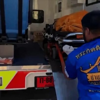 Mulher tailandesa encontrada viva dentro de caixão a caminho da cremação