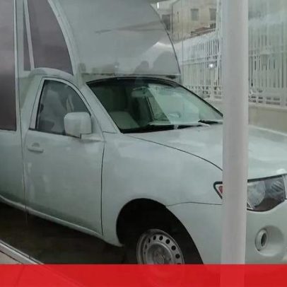 Papamóvel convertido em clínica móvel para crianças em Gaza