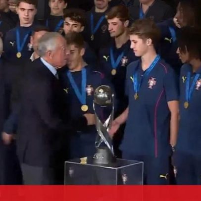 Marcelo cumprimenta campeões mundiais sub-17 na chegada a Belém
