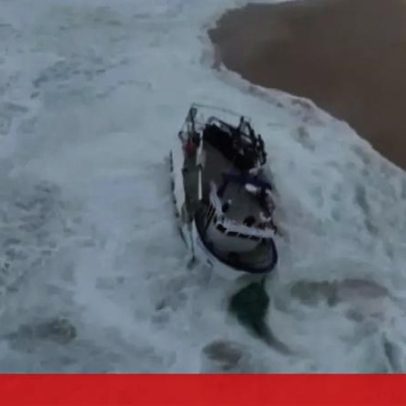 Sete pescadores sobrevivem a naufrágio de embarcação em Sines
