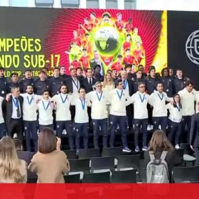 Seleção Sub-17 regressa a Portugal após vencer mundial de futebol