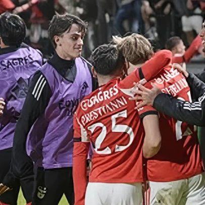 Mourinho felicita jogadores e usa Schjelderup e Prestianni como exemplos