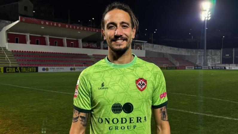 Ricardo Ribeiro admite ser diferente no campo e no balneário