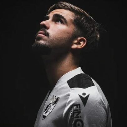 Tony Strata regressa com mira ao onze do V. Guimarães