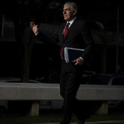 José Sócrates ficou a dever 700 euros a advogado oficioso