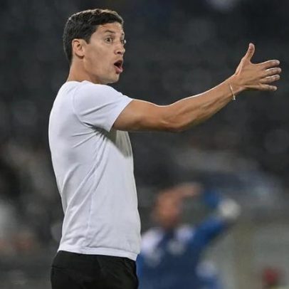 Luís Pinto antevê equipa muito próxima do campeonato