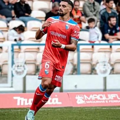 Zé Carlos brilha com esforço exímio na lateral