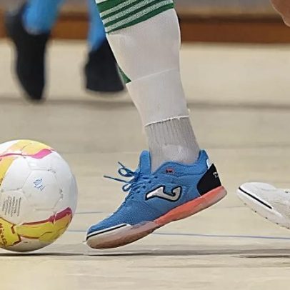 Benfica, líder, vence segundo classificado Leões de Porto Salvo
