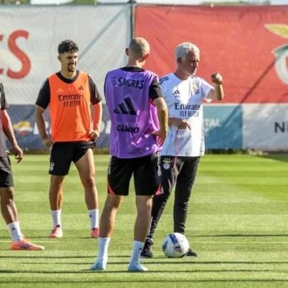 Mourinho abala sistema tático: surgem três centrais