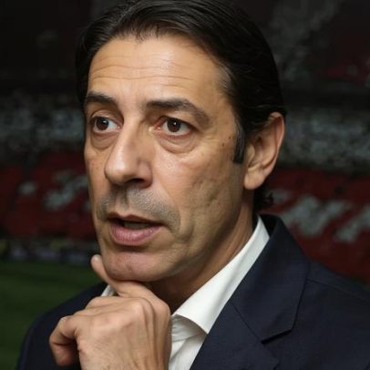Rui Costa diz ter ganho duas vezes como presidente com Eros Ramazzotti
