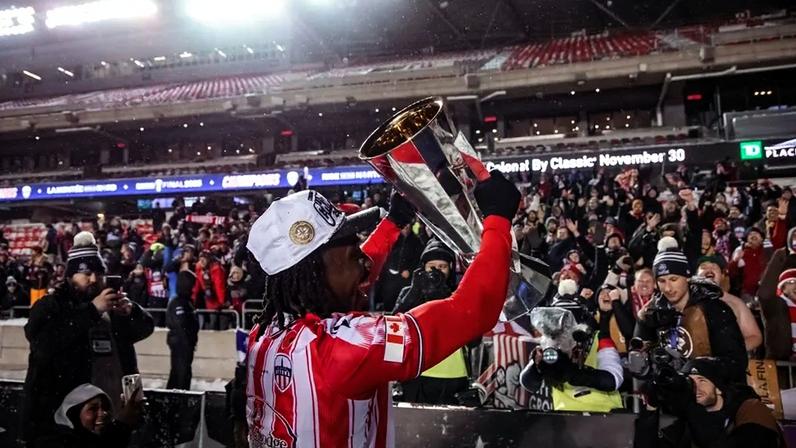 Kévin Santos é campeão do Canadá e sonha jogar pelo Benfica