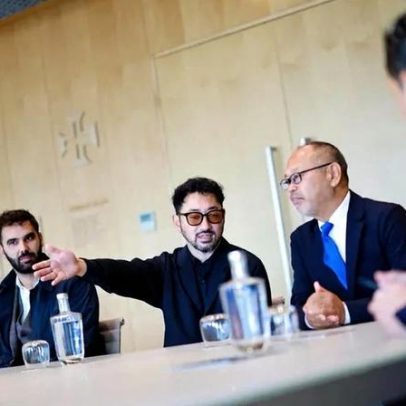 Comitiva da UD Oliveirense é recebida por Pedro Proença na Cidade do Futebol