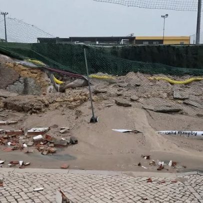 Estragos no sintético do Botafogo podem piorar; risco de queda do muro