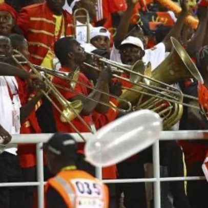 Angolanos frustrados com máfia na venda de bilhetes para jogo com Argentina