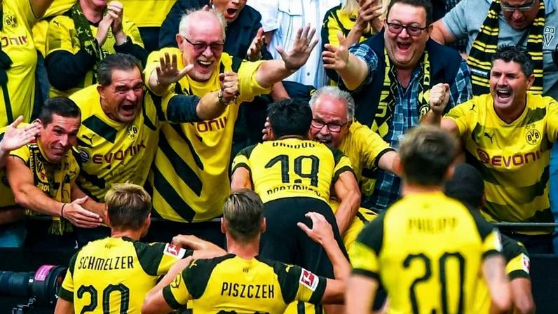 Adeptos do Dortmund bebem 60 mil litros de cerveja por jogo