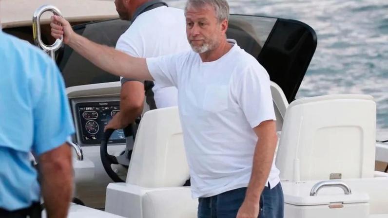 Abramovich emprestava iates apenas a dois jogadores, afirma Obi Mikel