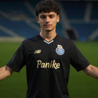 Tomás Dias assina contrato de formação com o FC Porto