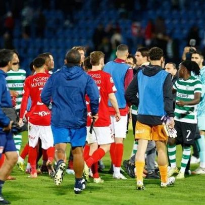 Incidentes no Santa Clara-Sporting vão da agressão a Pote à garrafa lançada a Varandas