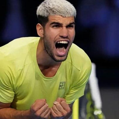 Alcaraz avança às meias-finais das ATP Finals e lidera o ranking mundial
