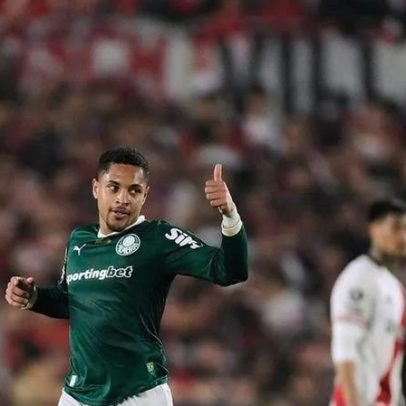 Vítor Roque recupera fôlego e agradece Abel Ferreira