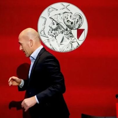 Ajax fica sem diretor desportivo em nova crise
