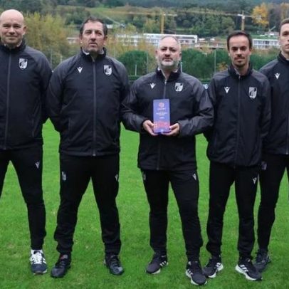 Equipa técnica do V. Guimarães distinguida como melhor de outubro na Liga BPI