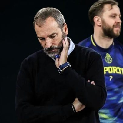 Fernando Sá renuncia após jogo decidido na primeira parte